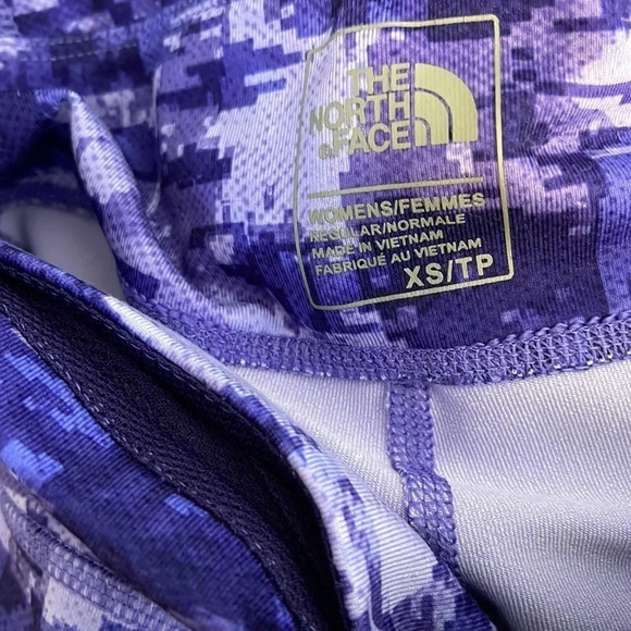 THE NORTH FACE Digital Camo Leggings Purple Print Mid-Rise Gorpcore Size XS - Picture 7 of 12